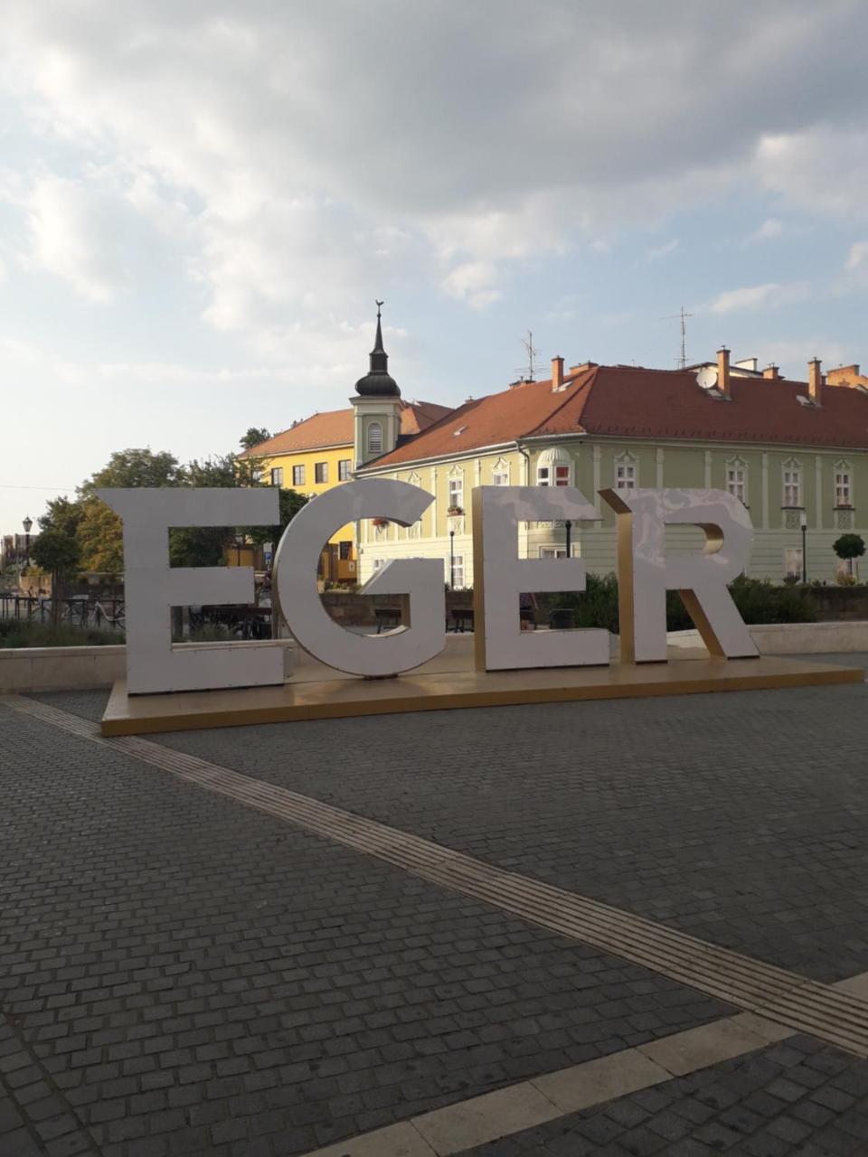 Kodaly Apartman Eger Exteriör bild